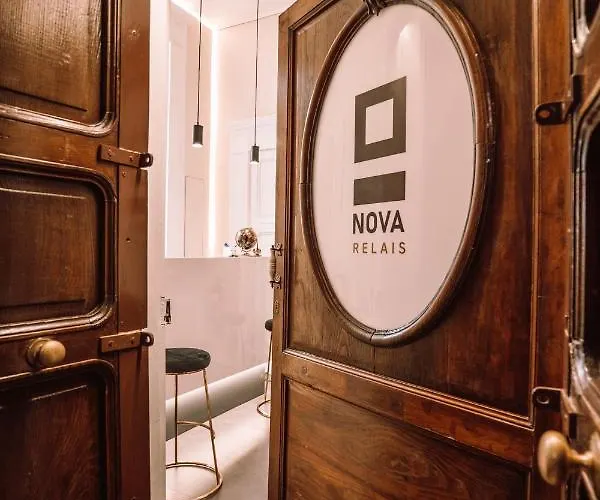 לינה וארוחת בוקר Nova Relais 4*